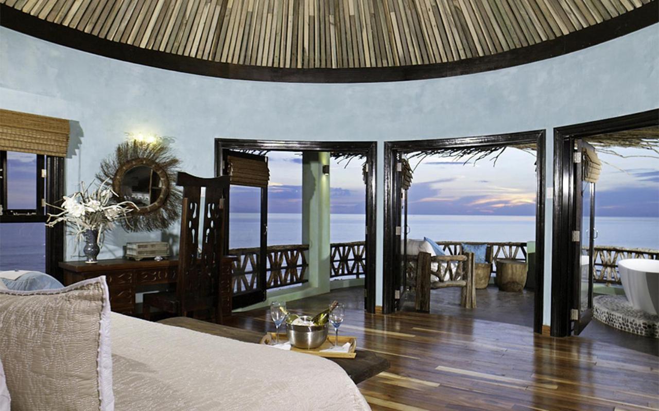 Jakes Hotel เทรเชอร์ บีช ภายนอก รูปภาพ